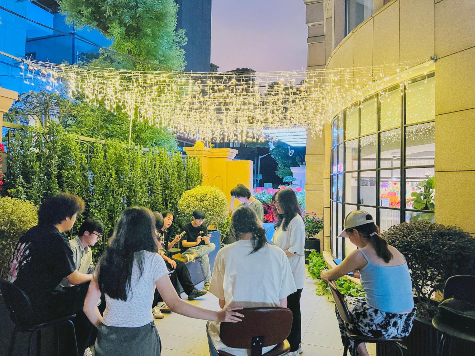 Dayin Garden Hotel -Near People'S Square & Nanjing Road-Large Social Area -Bar -Cafe -Gym -Free Laundry Luggage Storage -24H Front Desk-English Service Shanghaj Zewnętrze zdjęcie