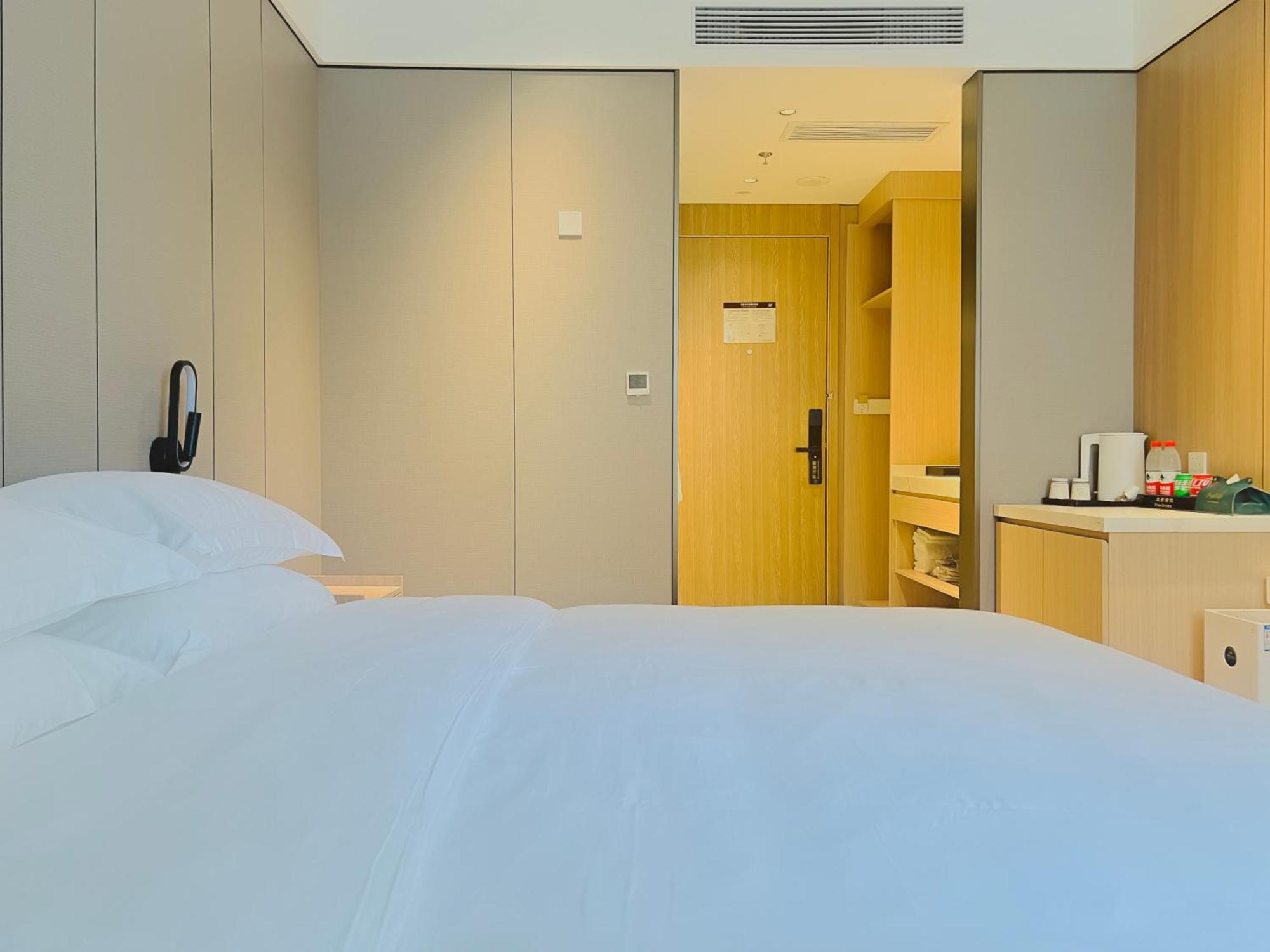 Dayin Garden Hotel -Near People'S Square & Nanjing Road-Large Social Area -Bar -Cafe -Gym -Free Laundry Luggage Storage -24H Front Desk-English Service Shanghaj Zewnętrze zdjęcie