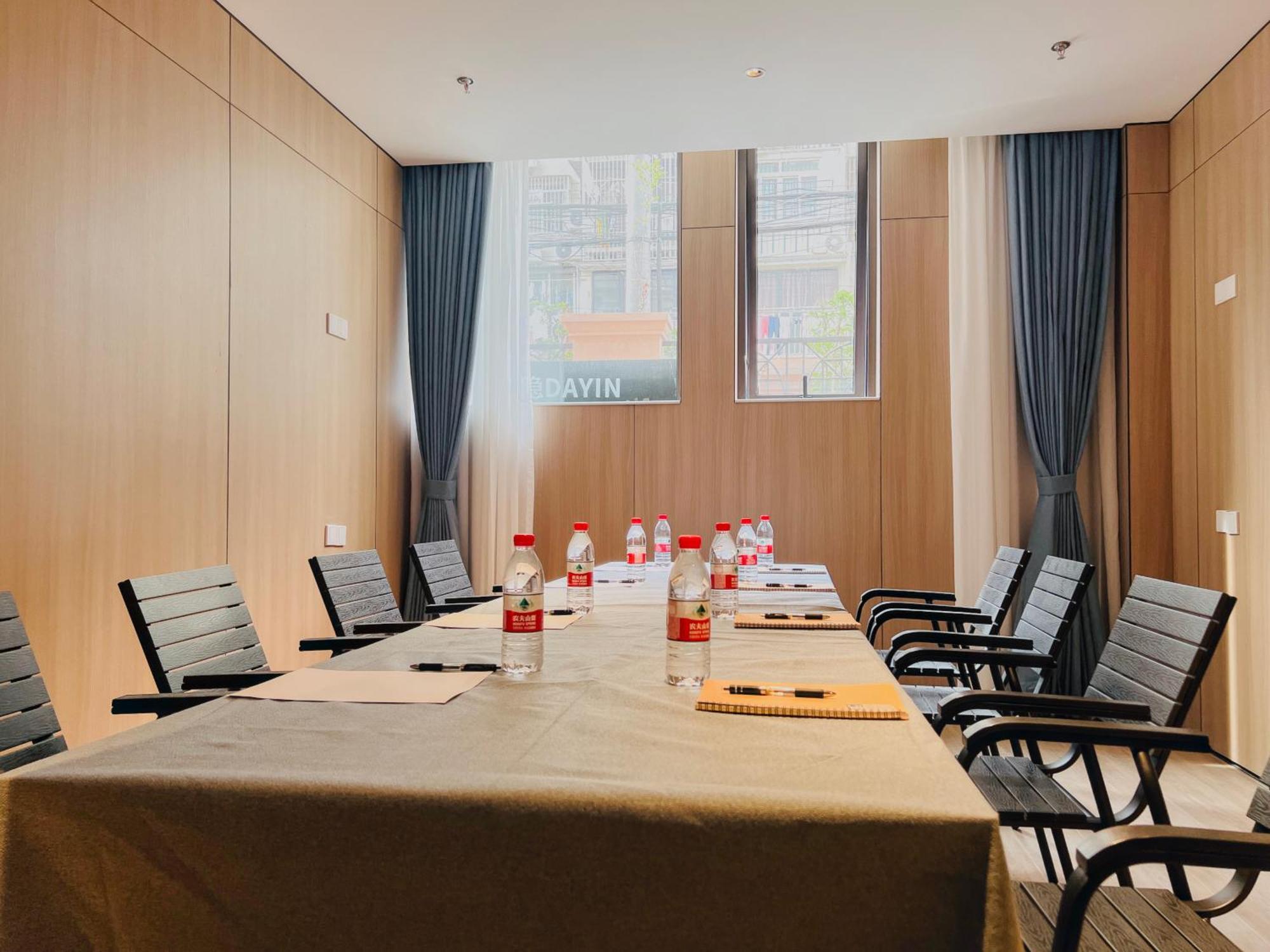 Dayin Garden Hotel -Near People'S Square & Nanjing Road-Large Social Area -Bar -Cafe -Gym -Free Laundry Luggage Storage -24H Front Desk-English Service Shanghaj Zewnętrze zdjęcie